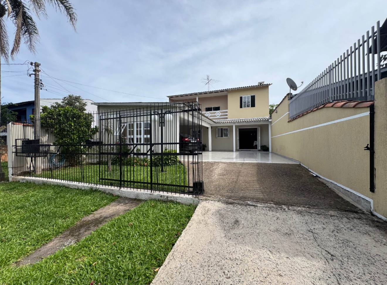 Casa, 4 quartos, 240 m² - Foto 1