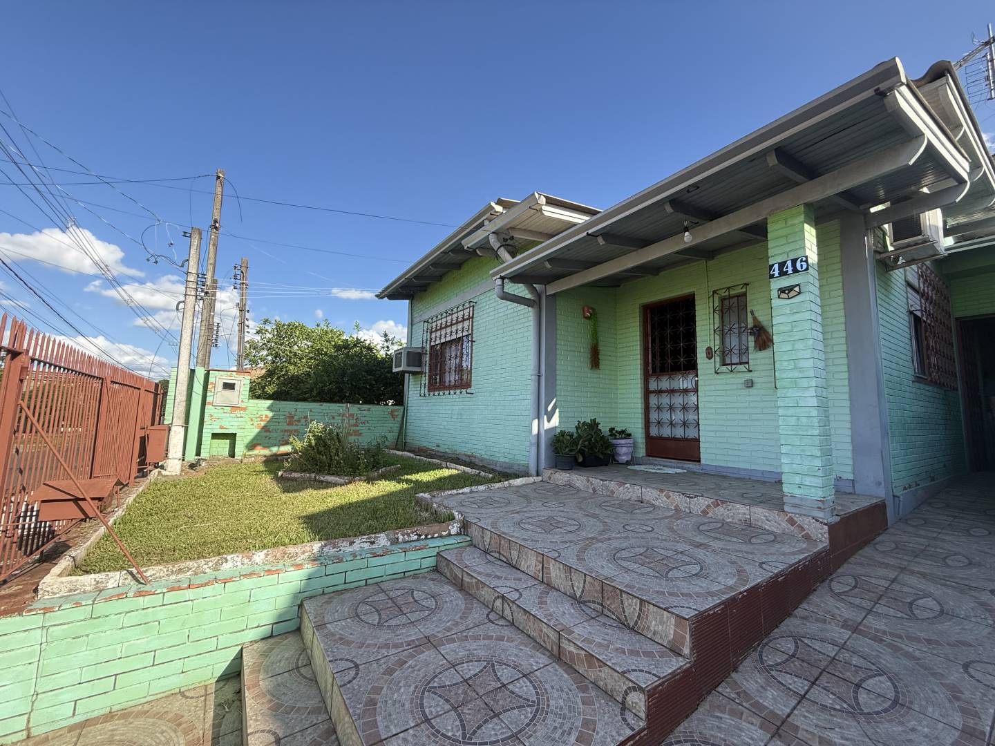 Casa, 5 quartos, 258 m² - Foto 1