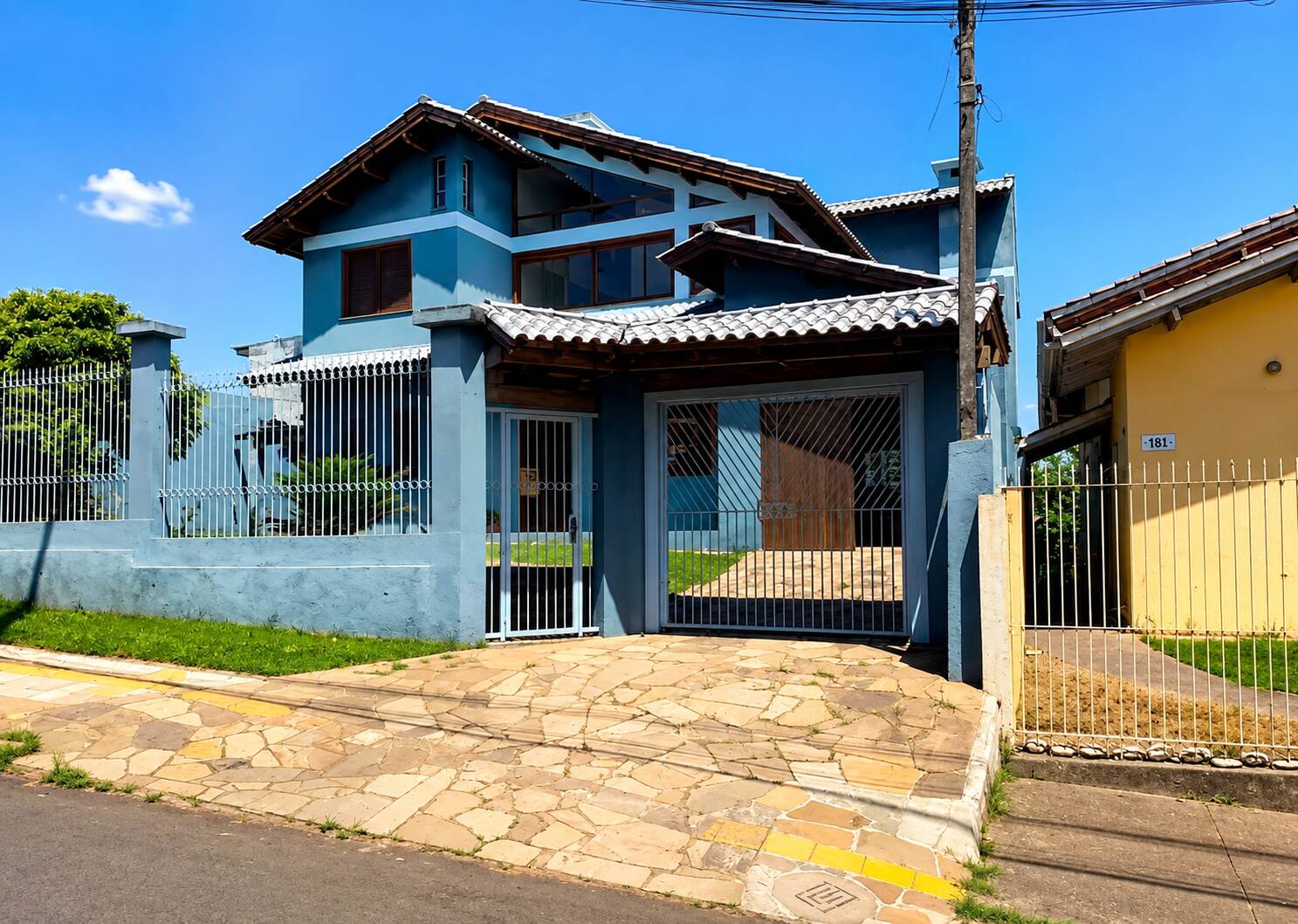 Casa, 5 quartos, 203 m² - Foto 1